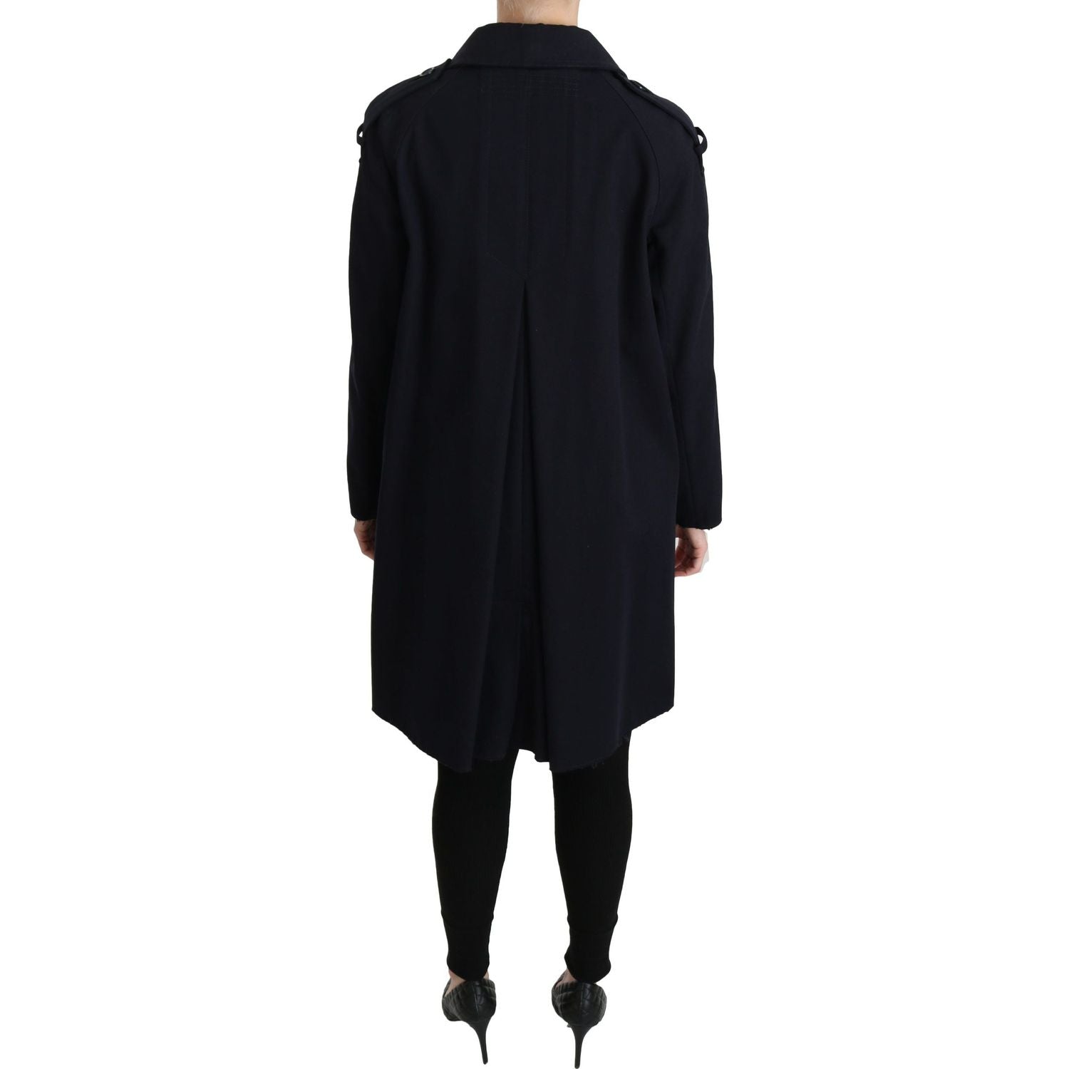 سترة زرقاء أنيقة مبطنة بنقاط البولكا من دولتشي آند غابانا