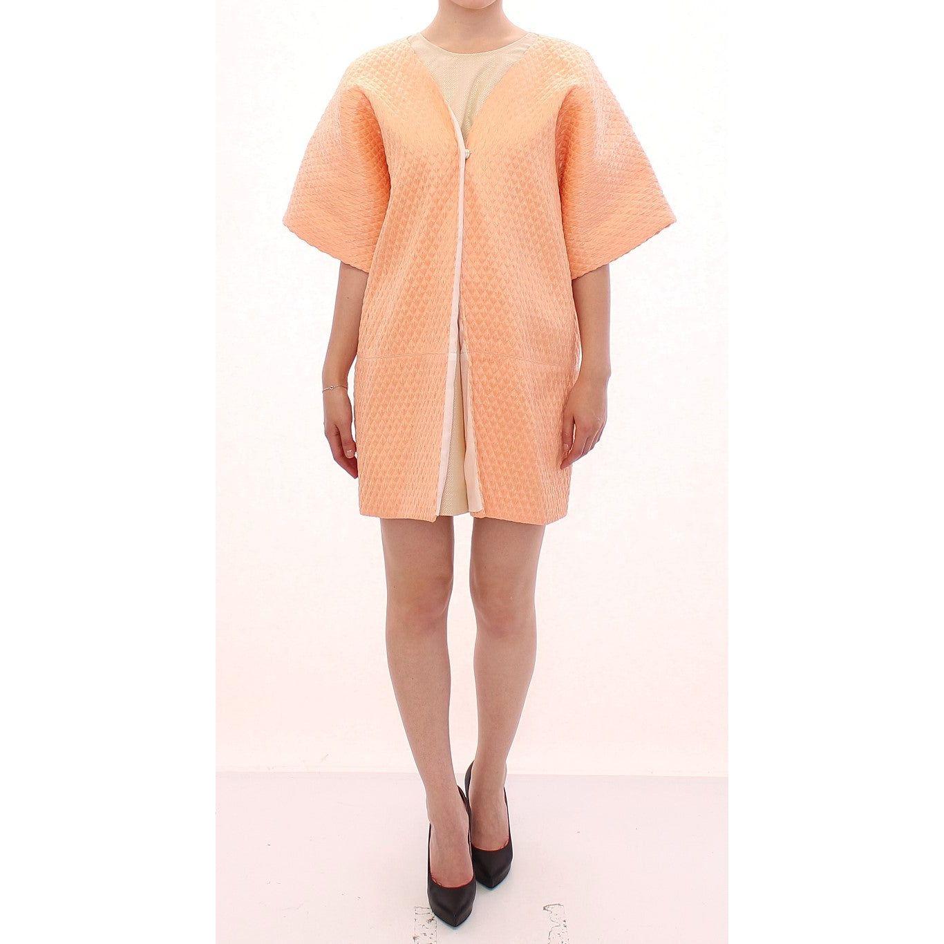 别致的粉色丝绸混纺短袖外套