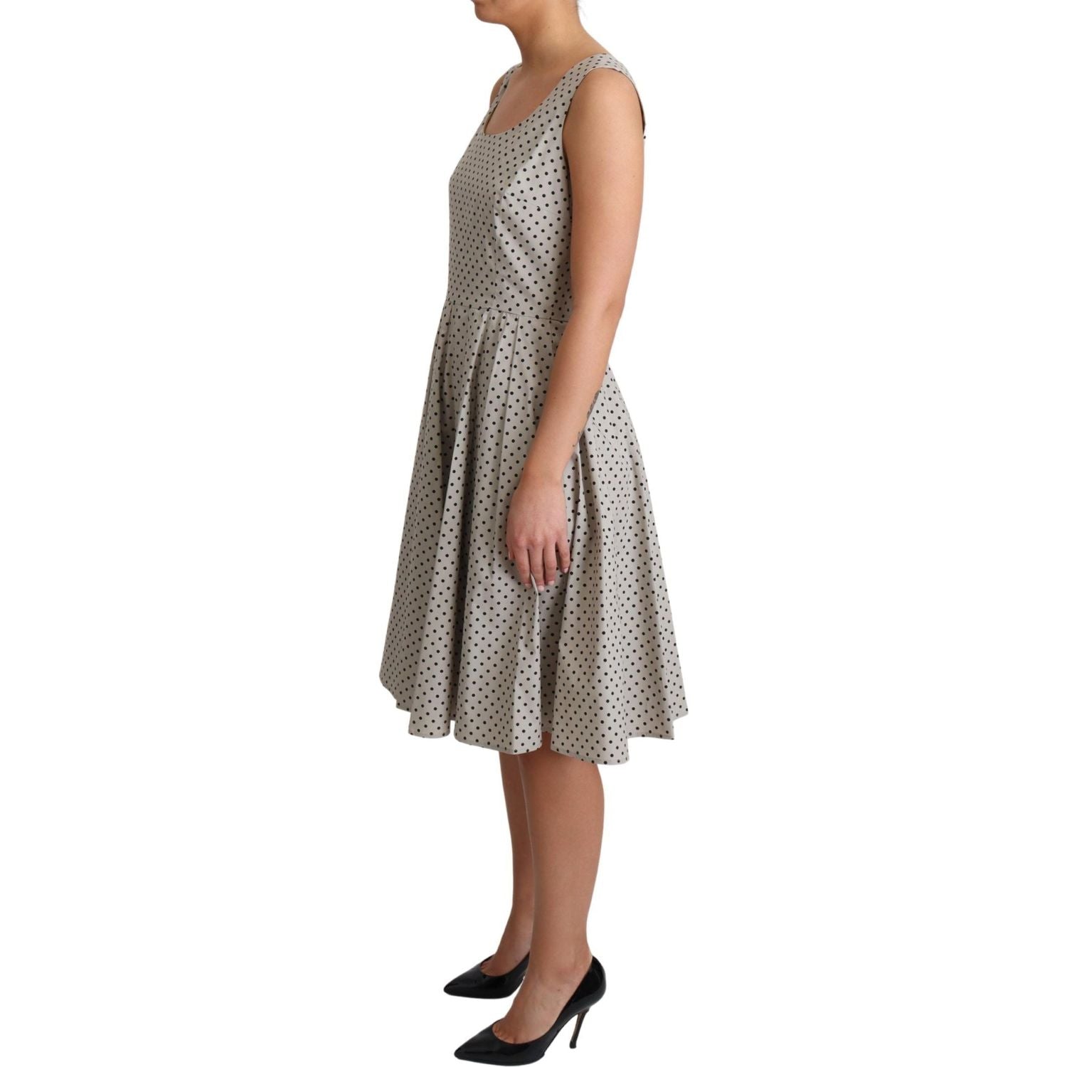 米色圆点无袖 A 字连衣裙