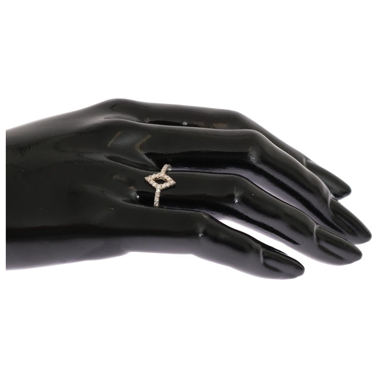 خاتم نيالايا الأنيق المصنوع من الفضة المرصع بالكريستال