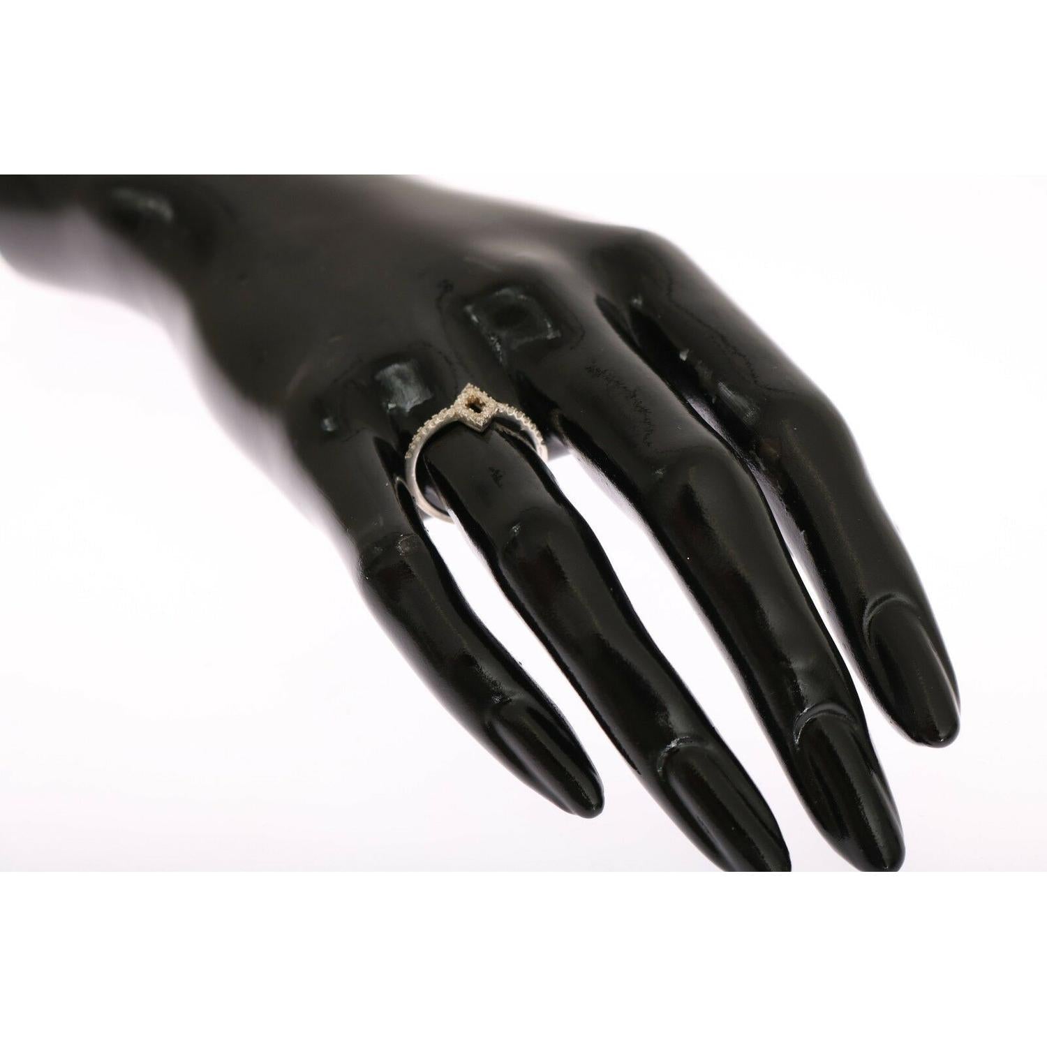 خاتم نيالايا الأنيق المصنوع من الفضة المرصع بالكريستال