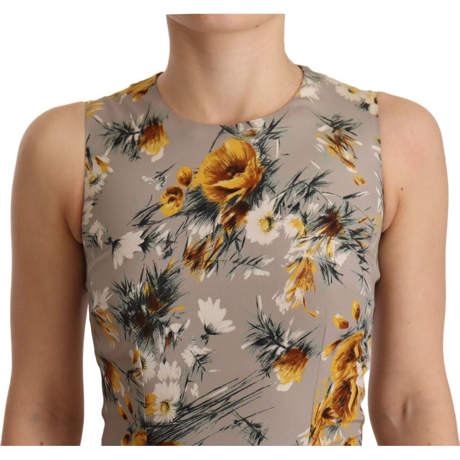 فستان قصير أنيق من دولتشي آند غابانا بطبعات الأزهار