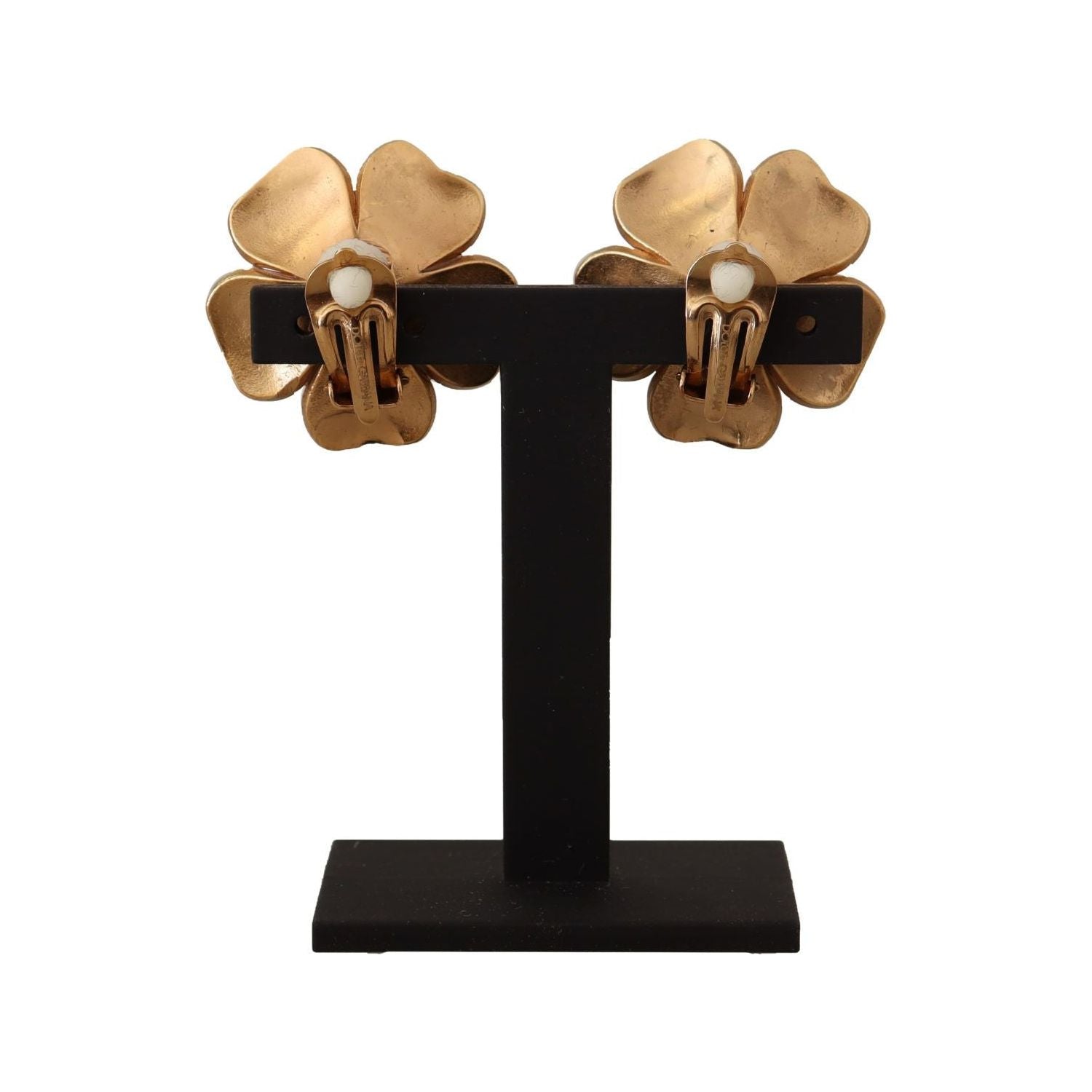 أقراط دولتشي آند غابانا الأنيقة المصنوعة من الكريستال واللؤلؤ