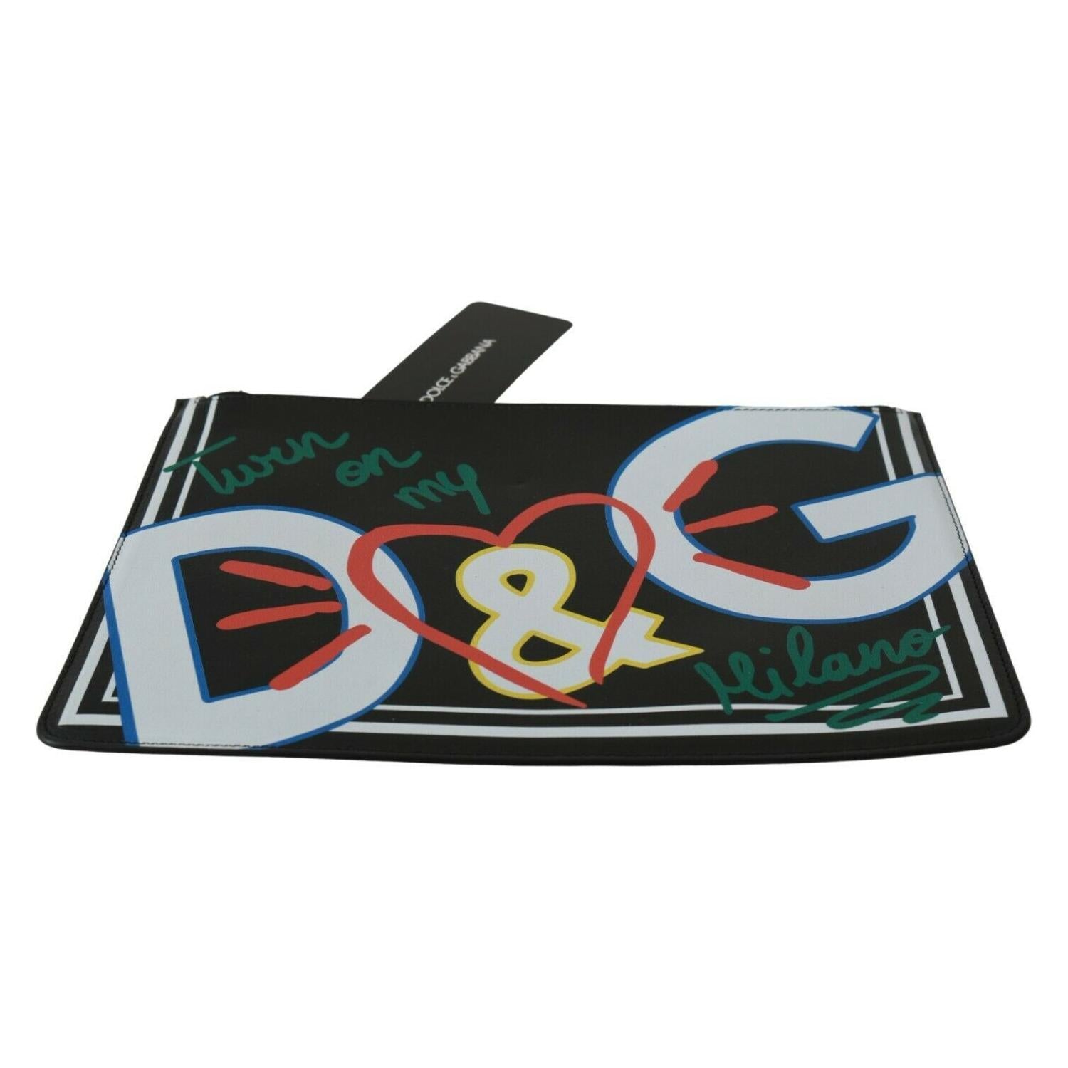 محفظة عملات معدنية أنيقة من الجلد الأسود من دولتشي آند غابانا