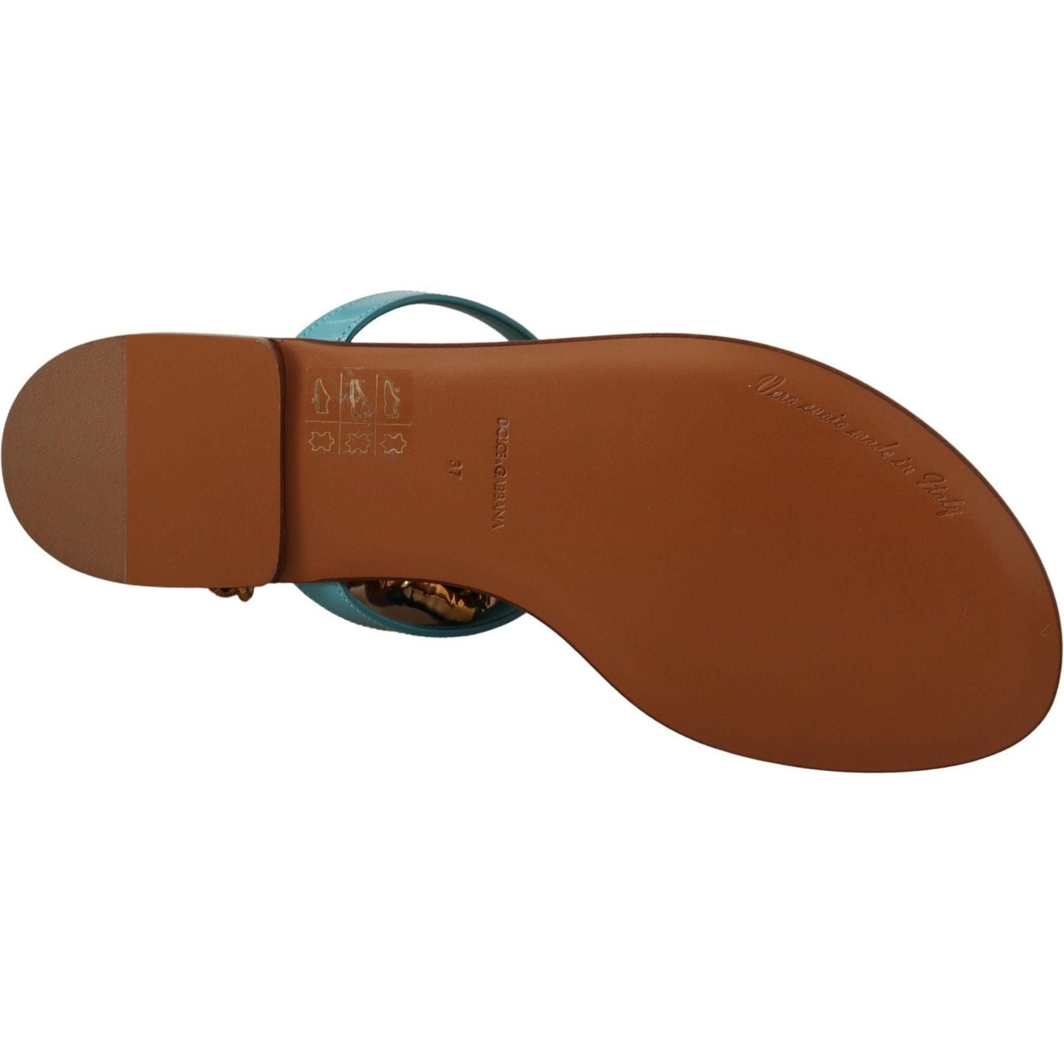 حذاء مسطح أنيق من دولتشي آند غابانا مع تفاصيل على شكل قلب