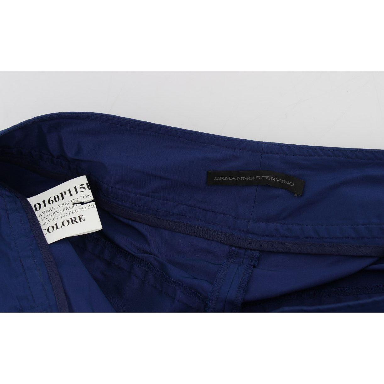 别致的蓝色中腰短裤