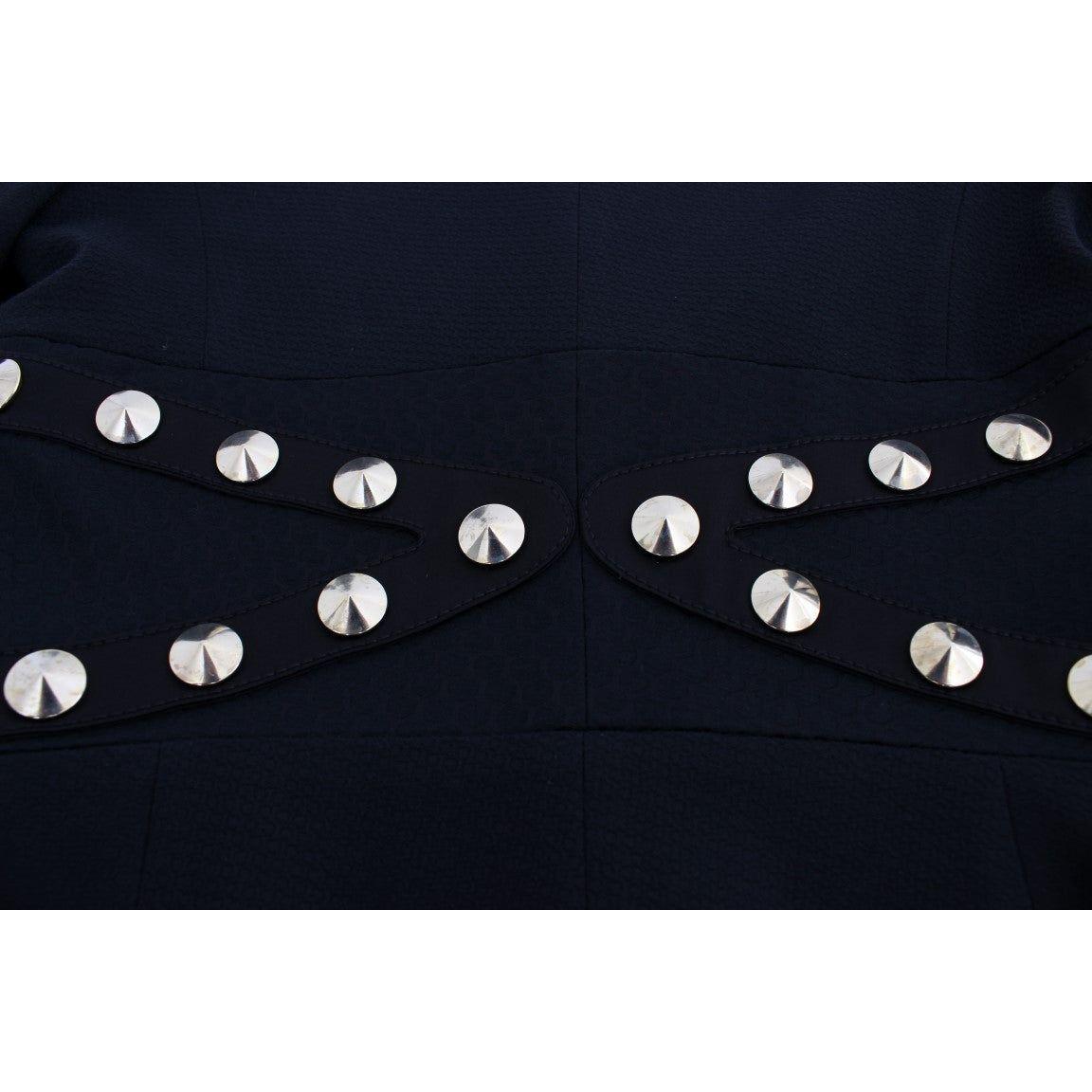 时尚黑色弹力西装外套，配金色纽扣细节