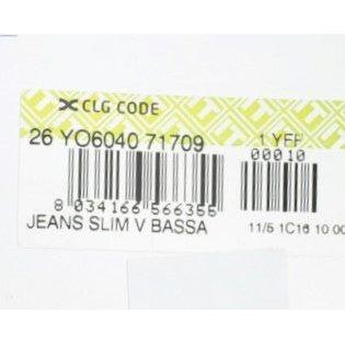 时尚蓝色直筒牛仔裤