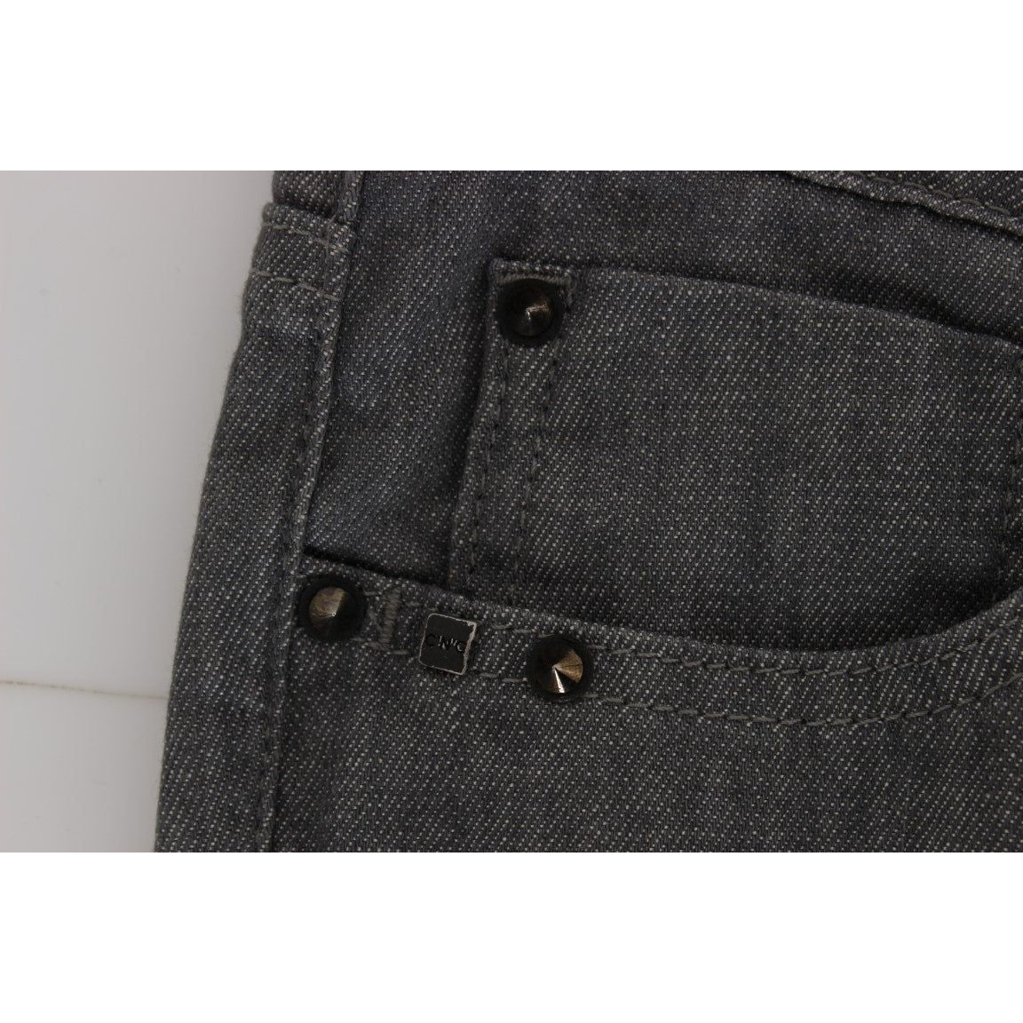 时尚灰色修身牛仔裤