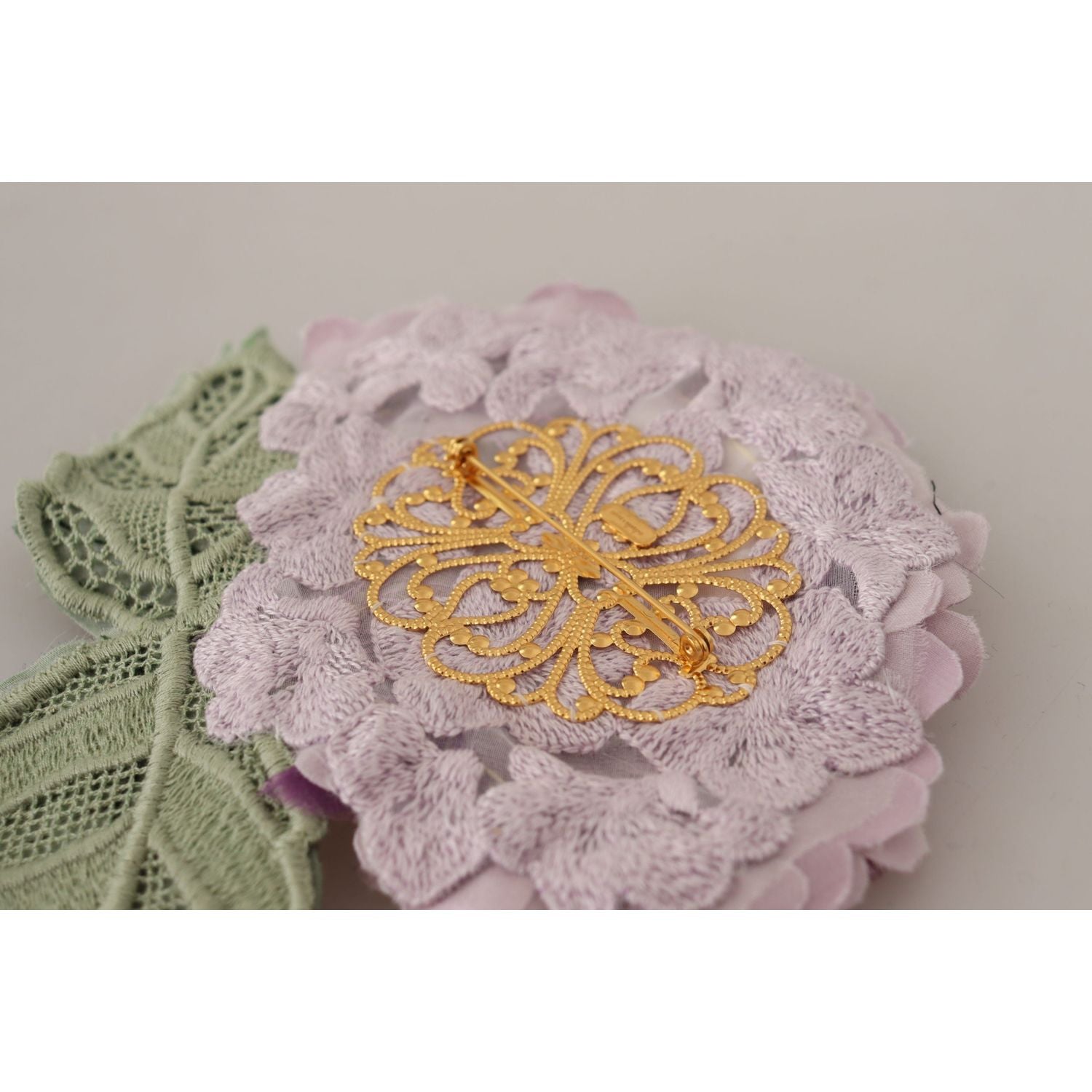 دبوس أنيق من مزيج الحرير باللون الأرجواني من دولتشي آند غابانا