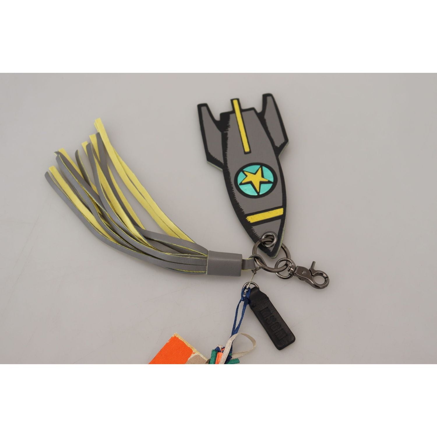 سلسلة مفاتيح وحقيبة أنيقة متعددة الألوان من MSGM