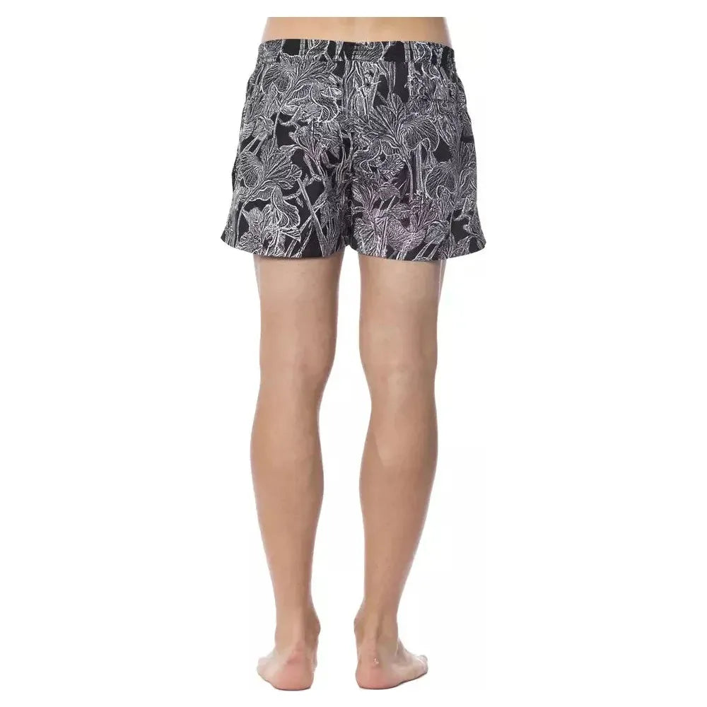 适合现代男士的时尚单色泳衣