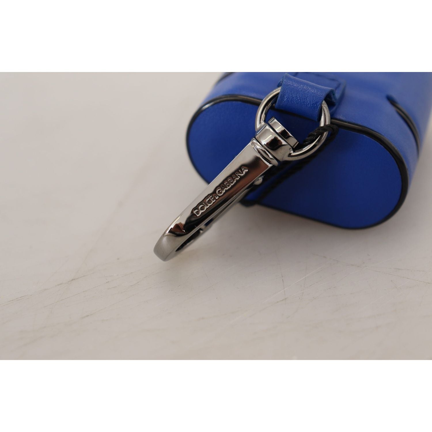 حافظة سماعات Airpods الجلدية الأنيقة باللون الأزرق من Dolce &amp; Gabbana