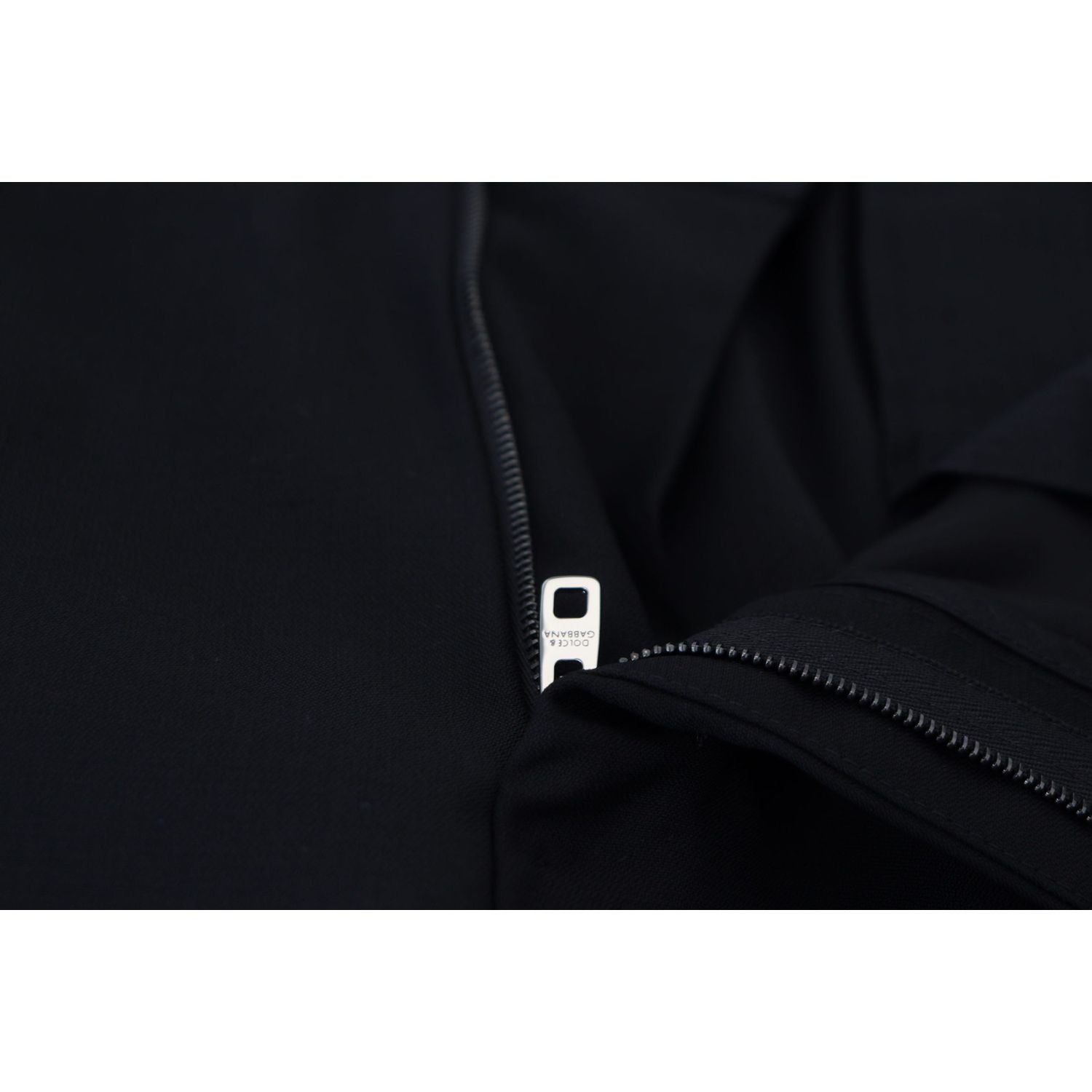 بنطلون دولتشي آند غابانا الأنيق المصنوع من مزيج الصوف الأسود