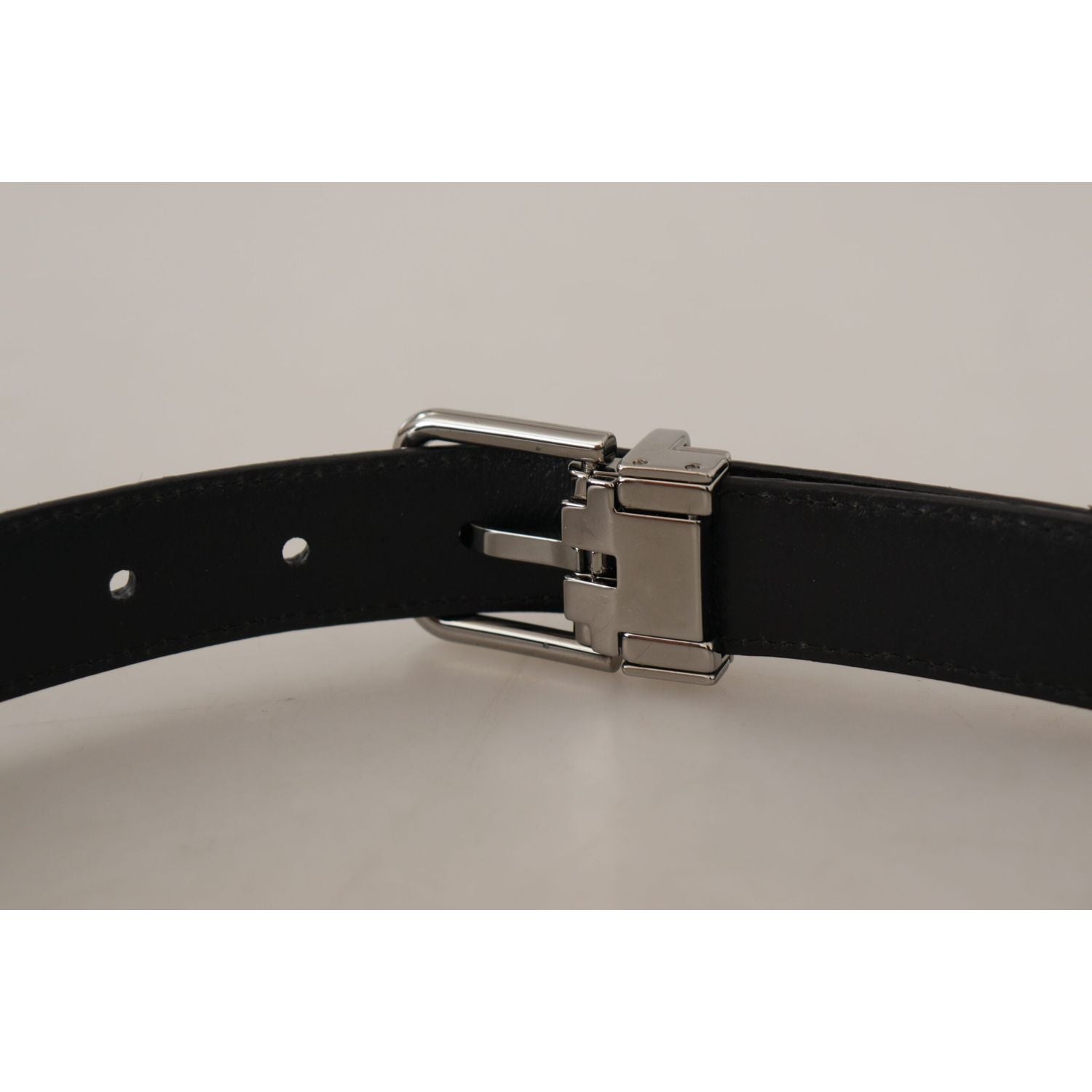 حزام دولتشي آند غابانا الأنيق المصنوع من الجلد الأحمر