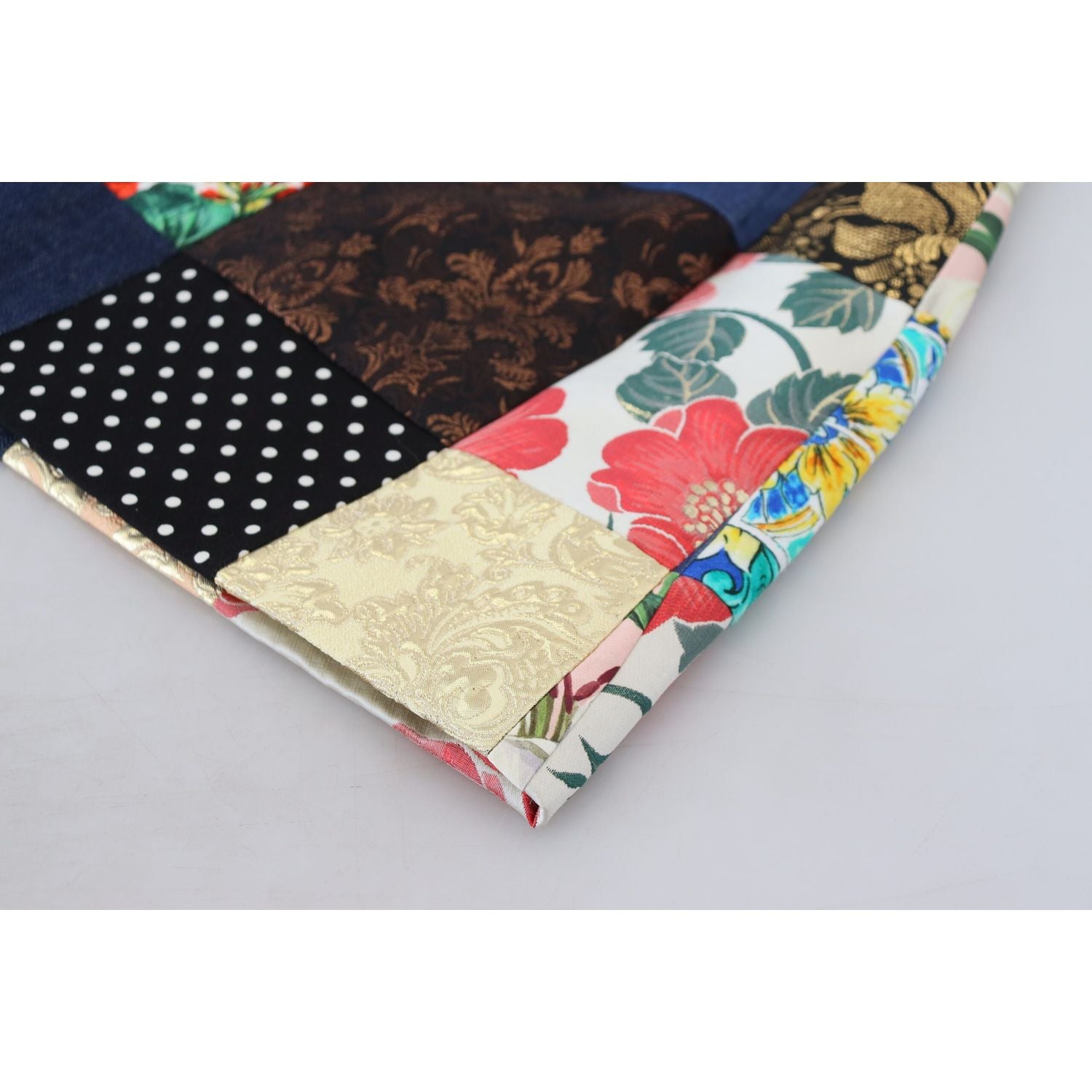 别致的多色拼布迷你裙