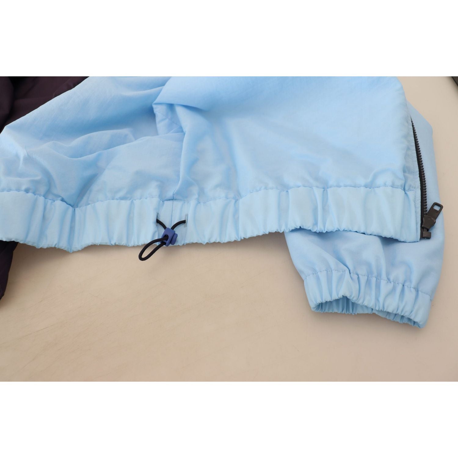 جاكيت دولتشي آند غابانا الأنيق ذو القلنسوة باللون الأزرق - إغلاق بسحاب كامل