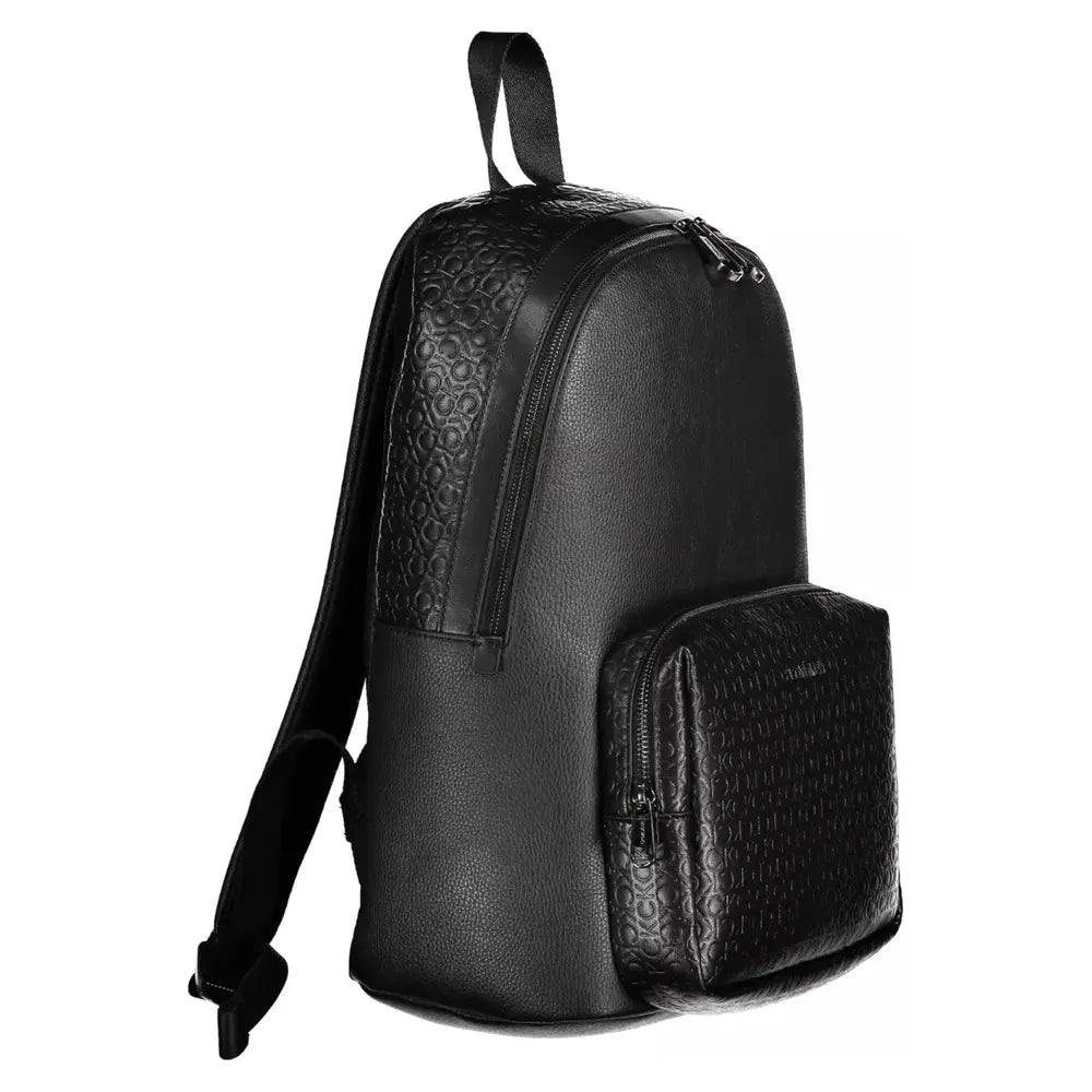 Front view with bag zipped and handles upright.