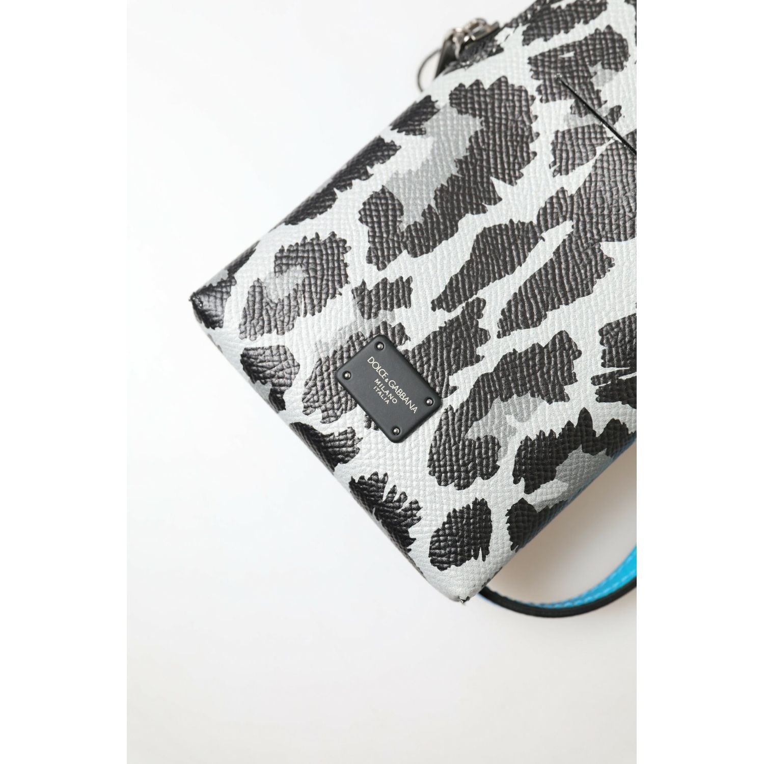 حقيبة كروس بودي جلدية أنيقة من دولتشي آند غابانا