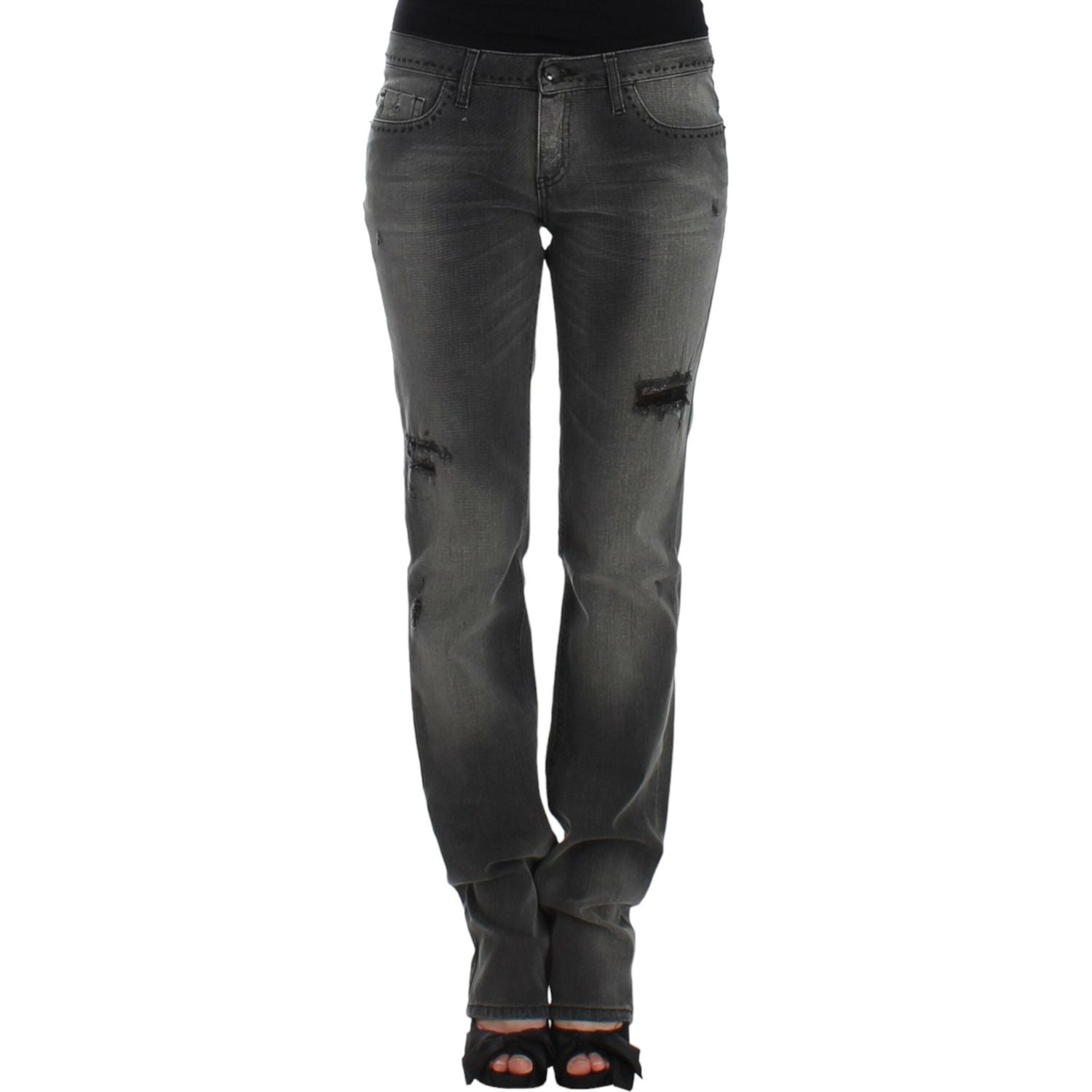 زي وطني أنيق من الجينز الرمادي المستقيم الساق