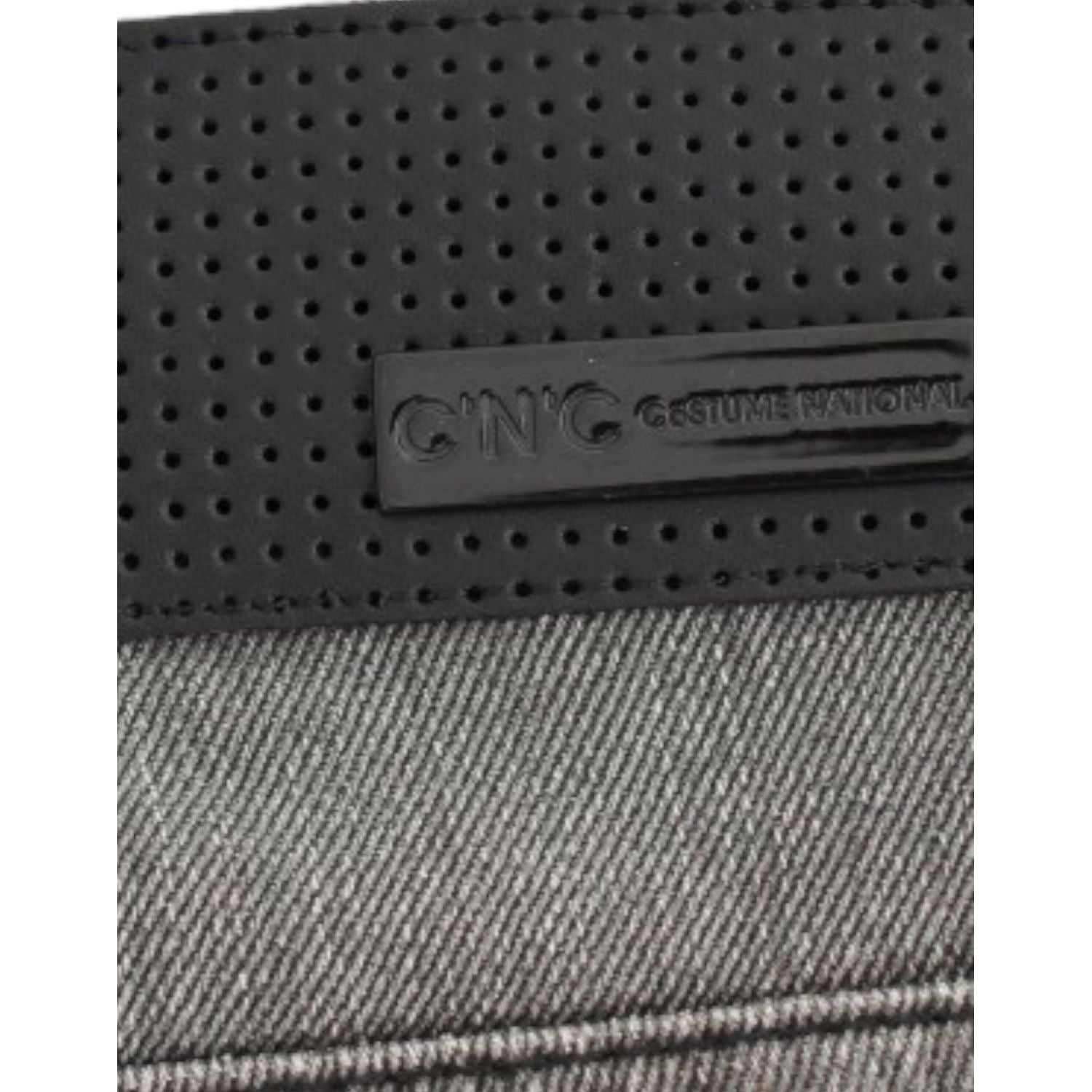 زي وطني أنيق من الجينز الرمادي المستقيم الساق