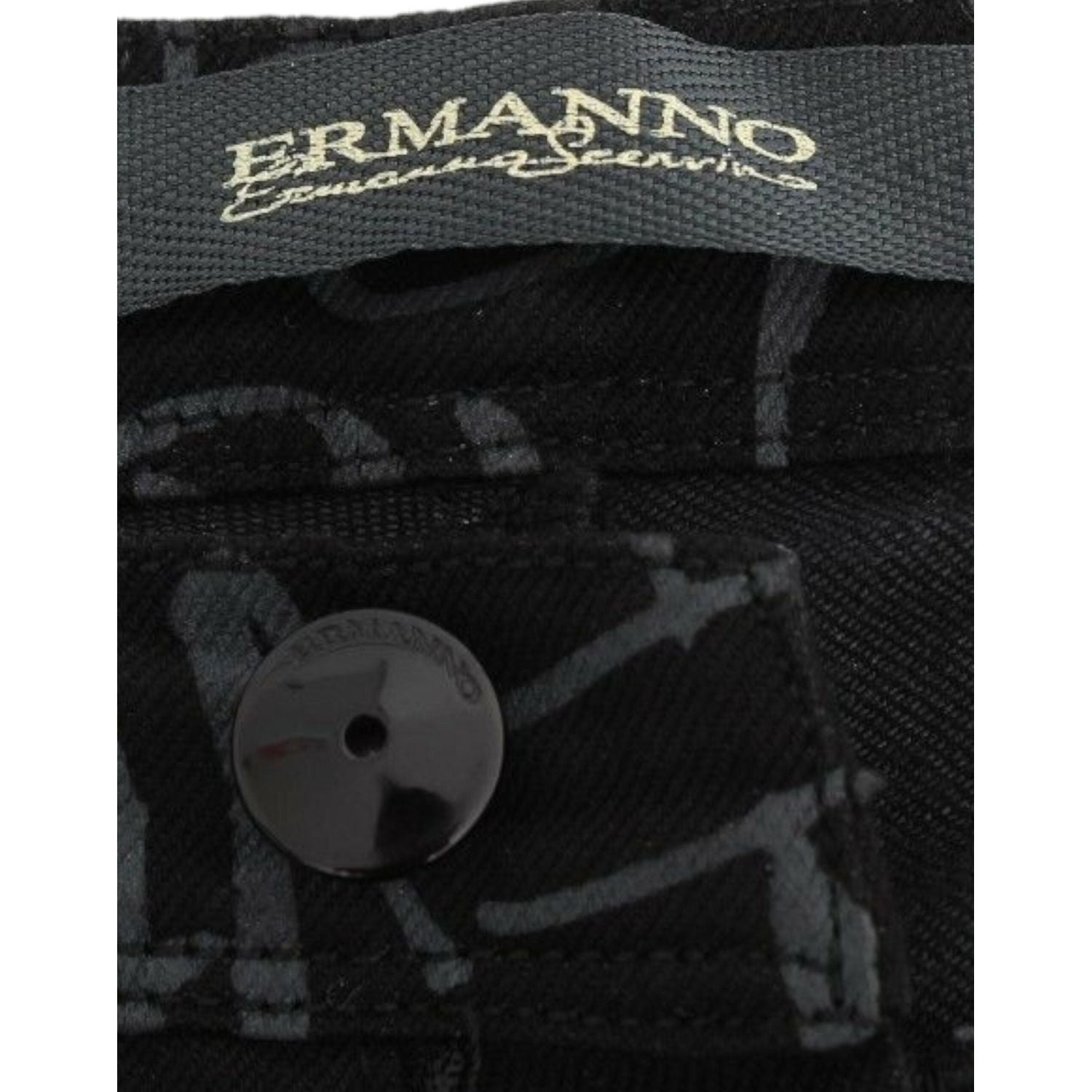 时尚黑色紧身牛仔裤