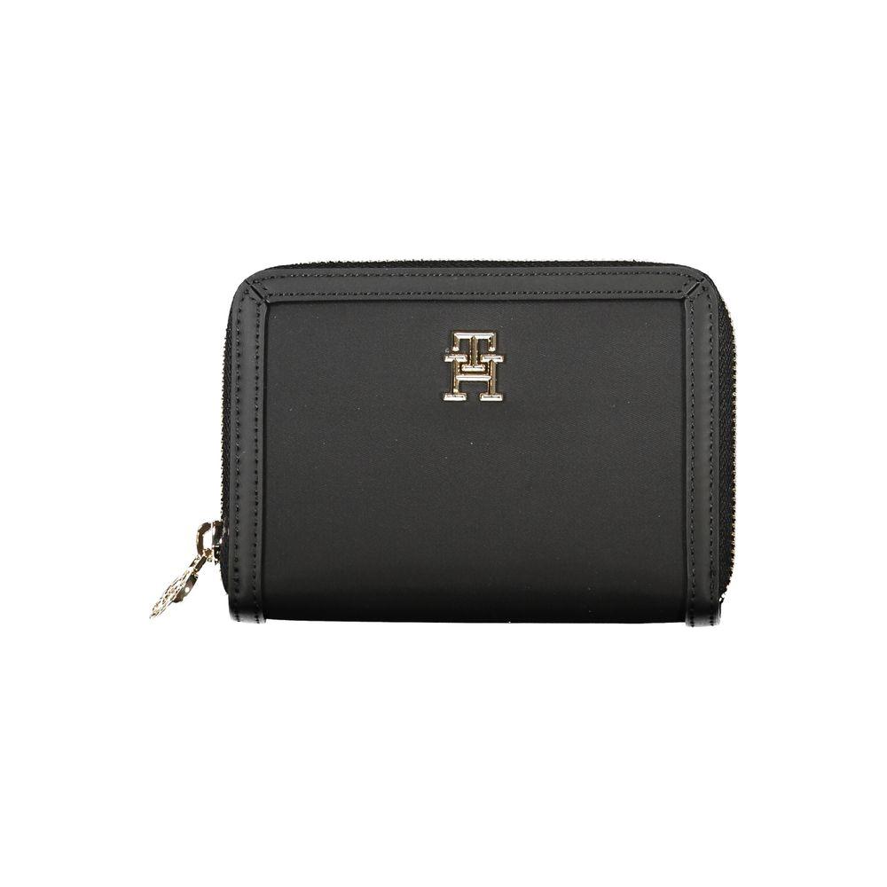 Tommy Hilfiger Elegant Zip Wallet with Ample Storage Tommy Hilfiger