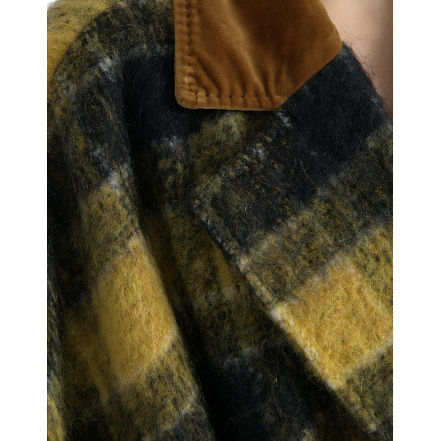 معطف ترنش طويل منقوش أنيق من دولتشي آند غابانا باللون الأصفر المشمس