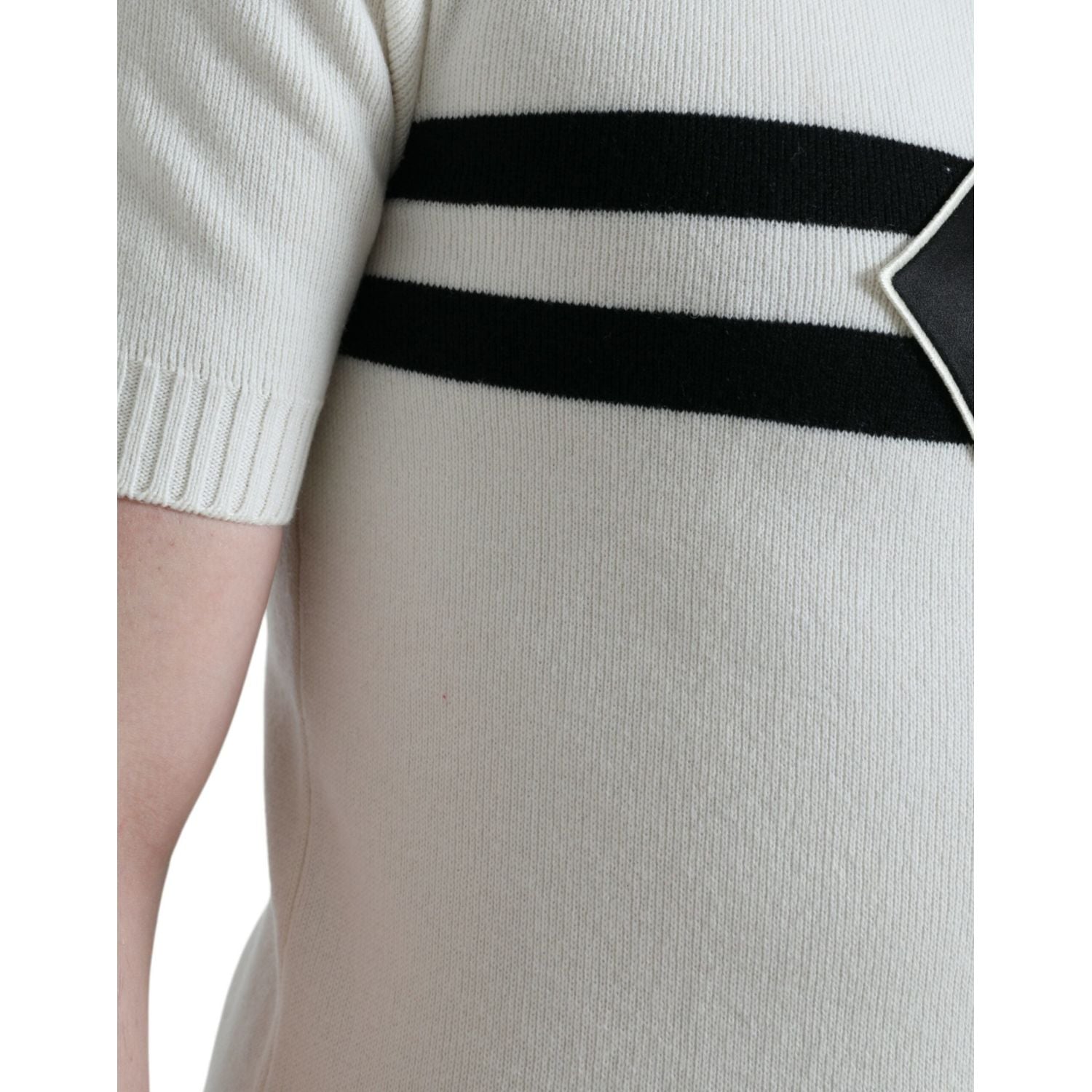 白色 DG 徽标领亨利衫 T 恤