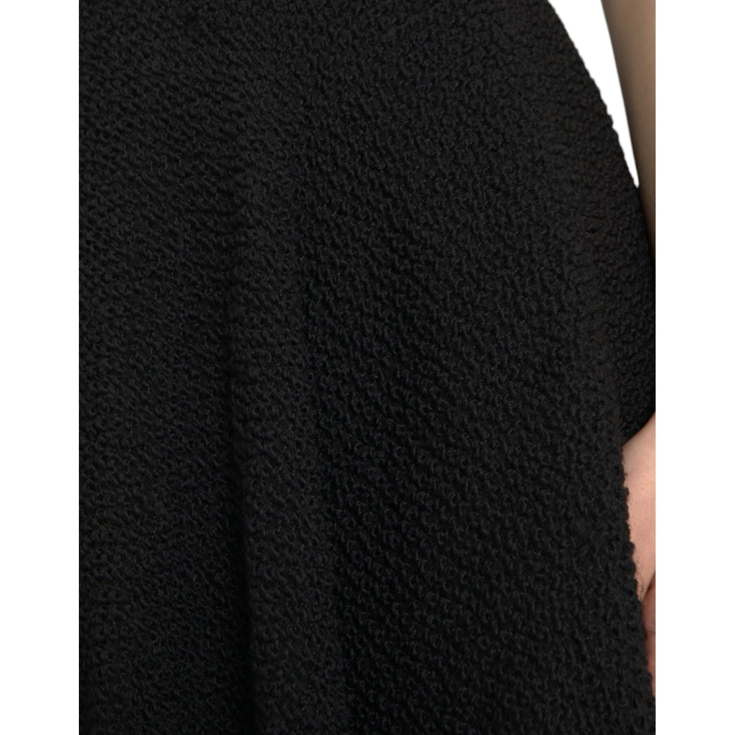 تنورة دولتشي آند غابانا سوداء عالية الخصر بطول الركبة