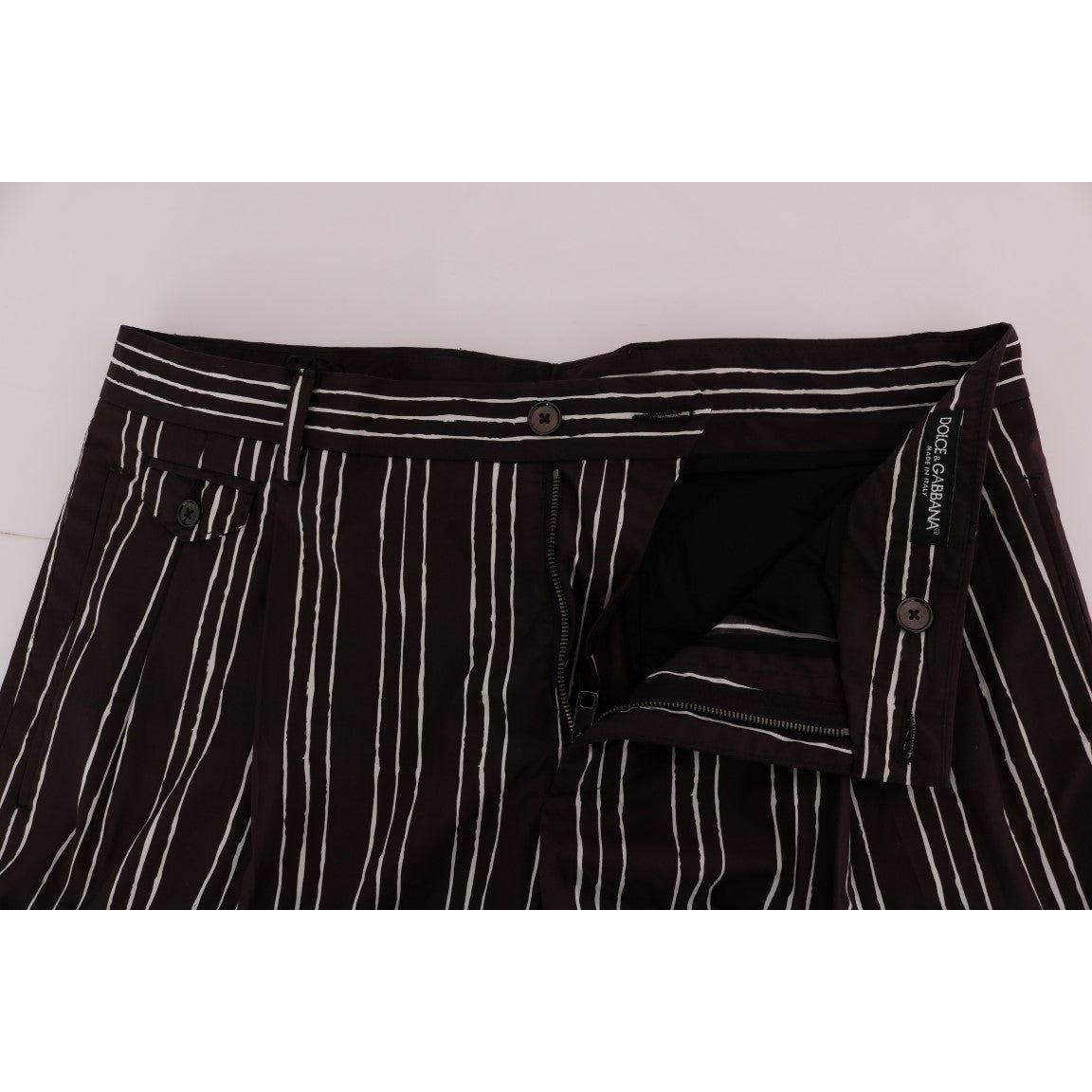 شورت قصير من القطن المخطط باللون البوردو من دولتشي آند غابانا يصل إلى الركبة