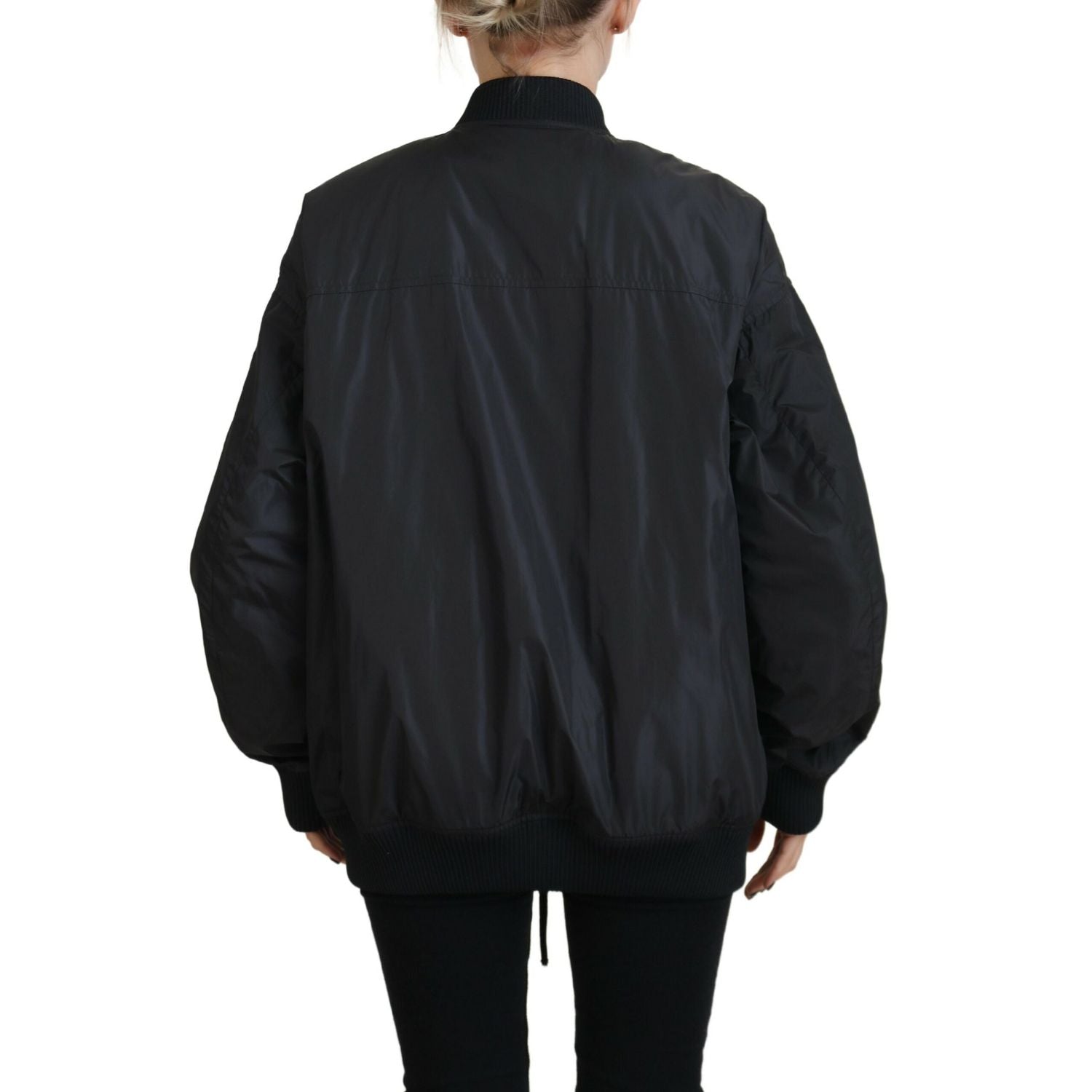 جاكيت بومبر نسائي بسحاب كامل وطبعة شعار Dsquared² باللون الأسود