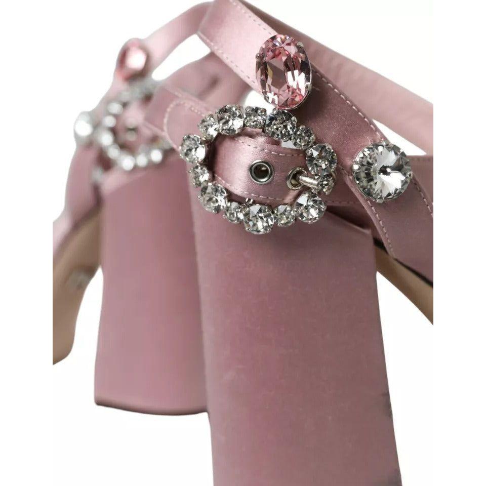 صندل دولتشي آند غابانا الوردي المزين بريش الديك الرومي