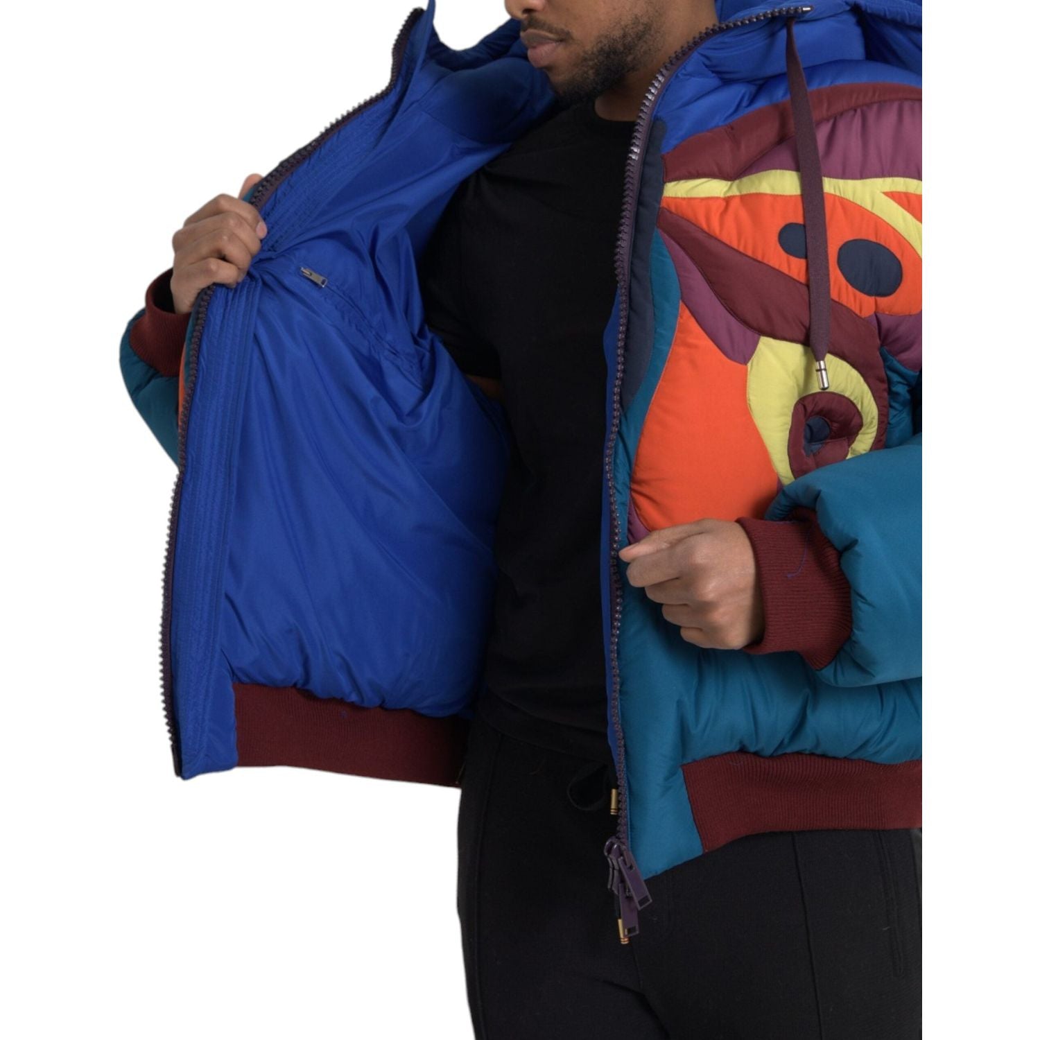 سترة منفوخة بغطاء رأس على شكل فراشة متعددة الألوان من دولتشي آند غابانا