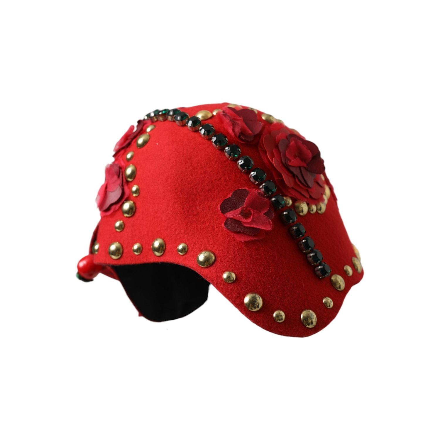 قبعة مزينة بدبابيس من دولتشي آند غابانا على شكل وردة ذهبية من الكريستال الأحمر