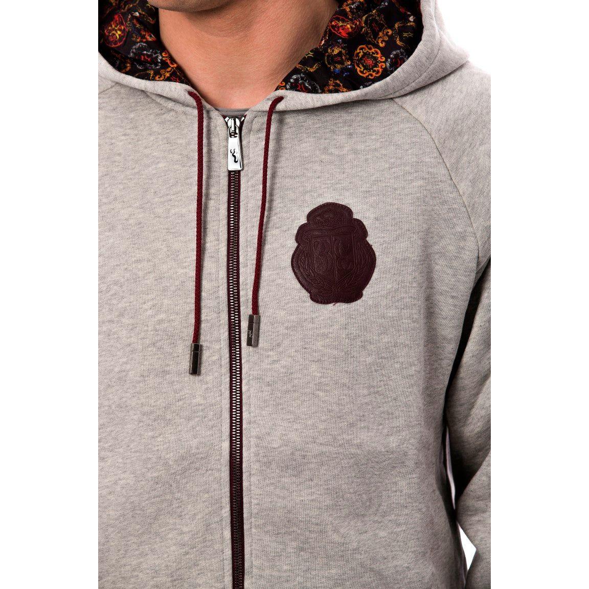 优雅的灰色棉质运动套装