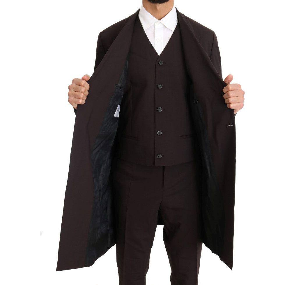 بدلة دولتشي آند غابانا الأنيقة ذات الصدر المزدوج باللون البوردو