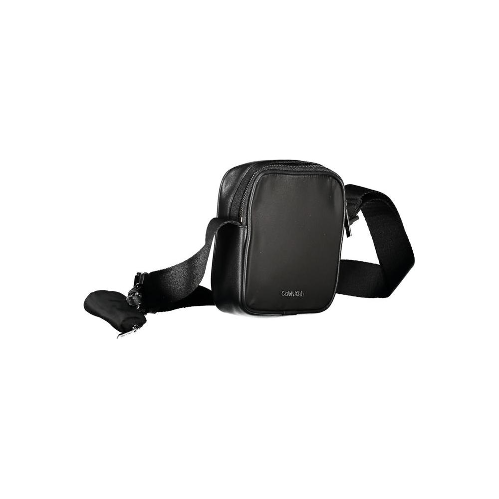 Front view with bag zipped and handles upright.