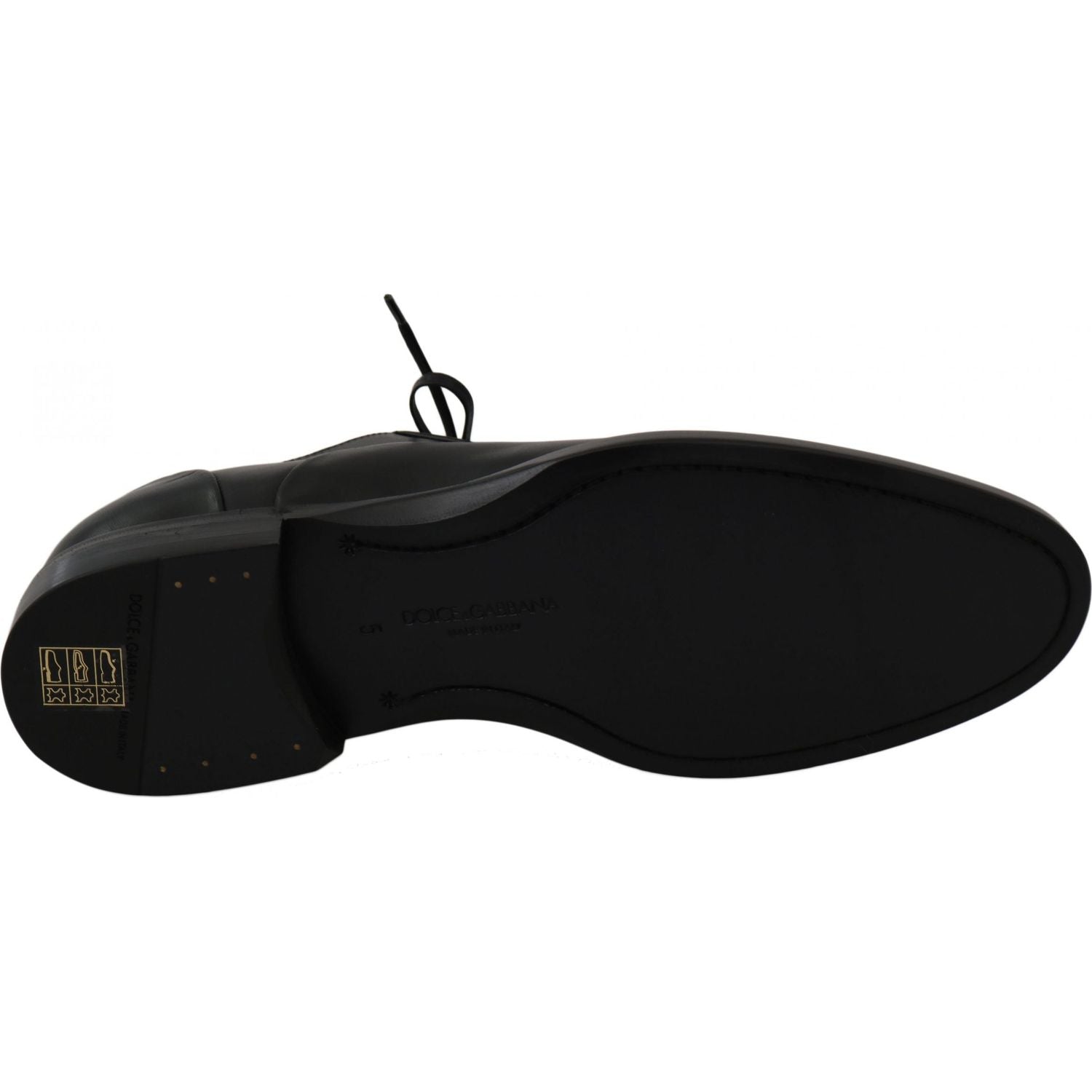 光滑黑色皮革正装鞋